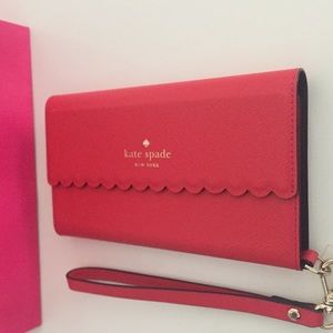 Kate Spade Scallop Folio Wristlet